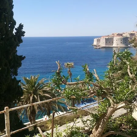 아파트먼트 센터 *