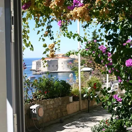Apartment Center