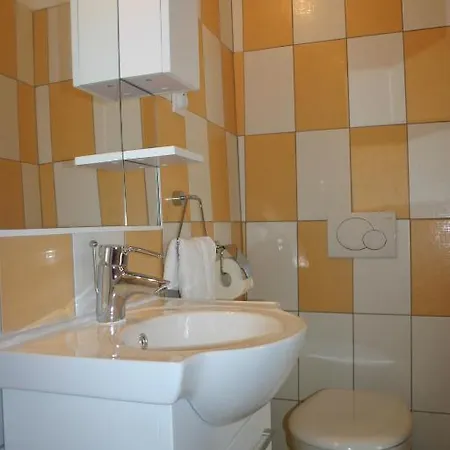 아파트먼트 센터 *